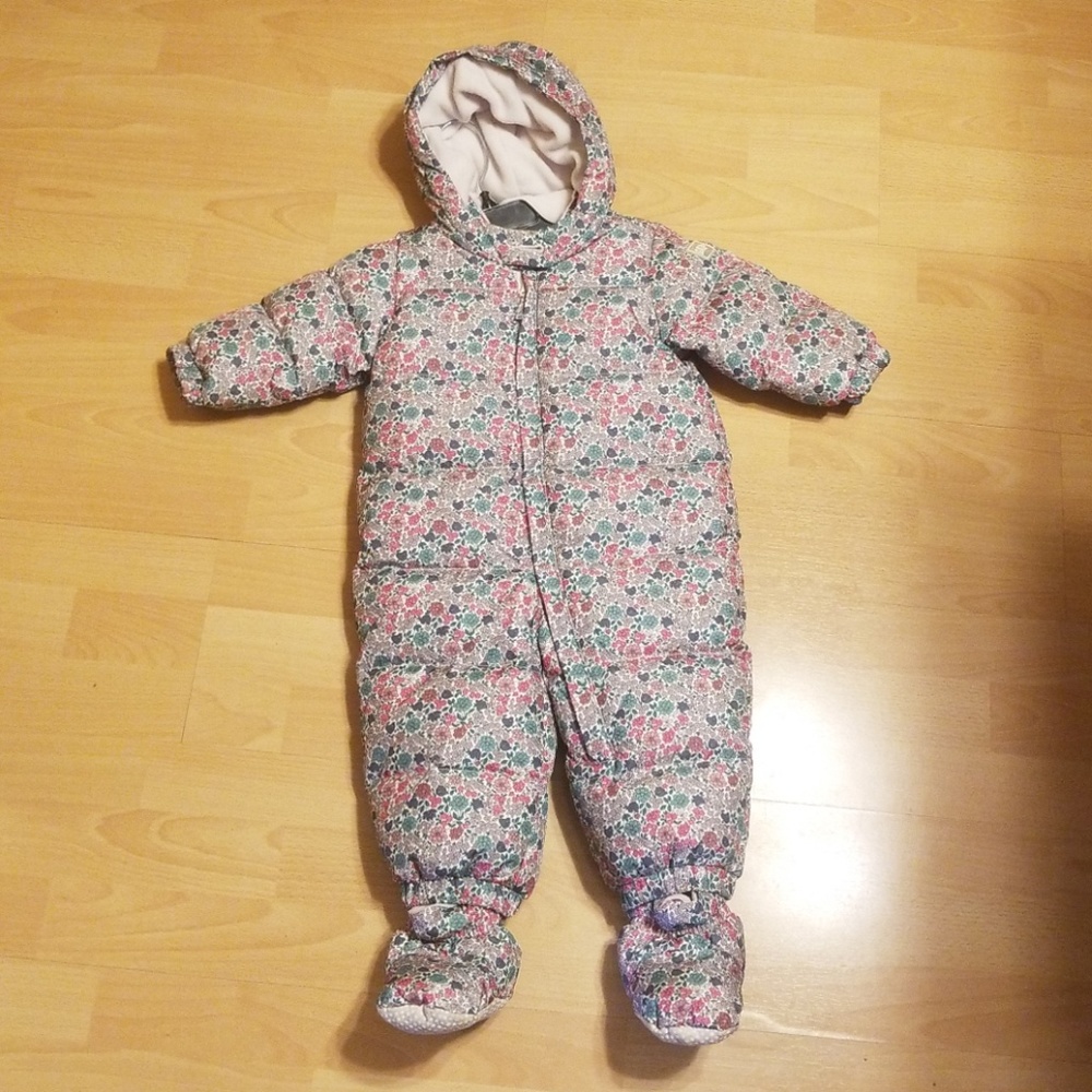 Baby girls size 12-18 mnths  GAP brand Winter Suit